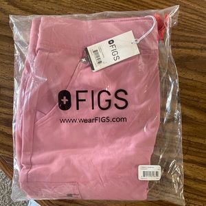 NWT figs Zamora chalk pink